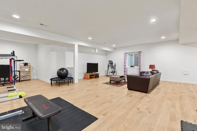 15610 ADMIRAL BAKER CIR, Haymarket, VA 20169