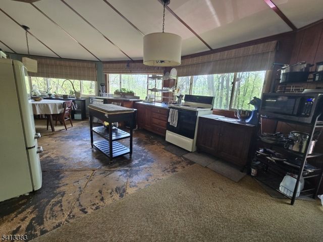 20 Wishing Well Rd, Blairstown Twp., NJ 07832