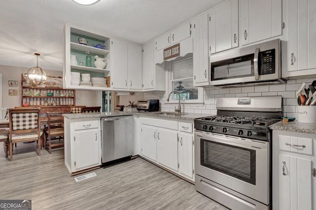 50 Hearthstone Drive E, Newnan, GA 30263