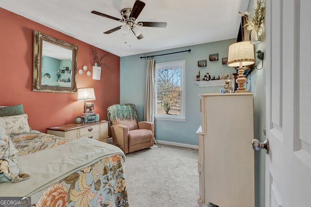 50 Hearthstone Drive E, Newnan, GA 30263