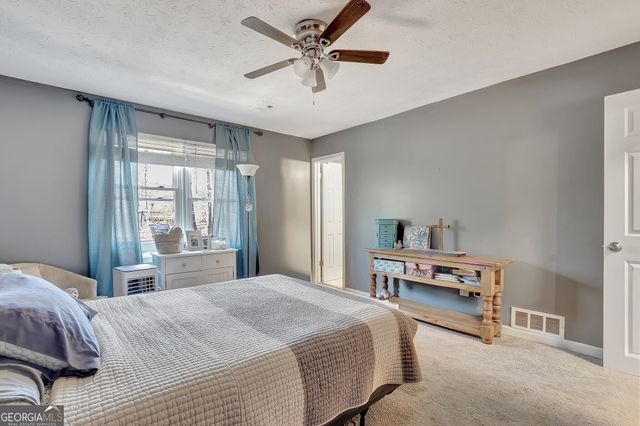 50 Hearthstone Drive E, Newnan, GA 30263