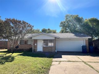 1744 Gill Street, Blue Mound, TX 76131