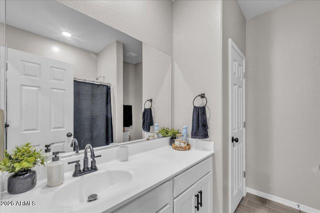 5612 W LODGE Drive, Laveen, AZ 85339