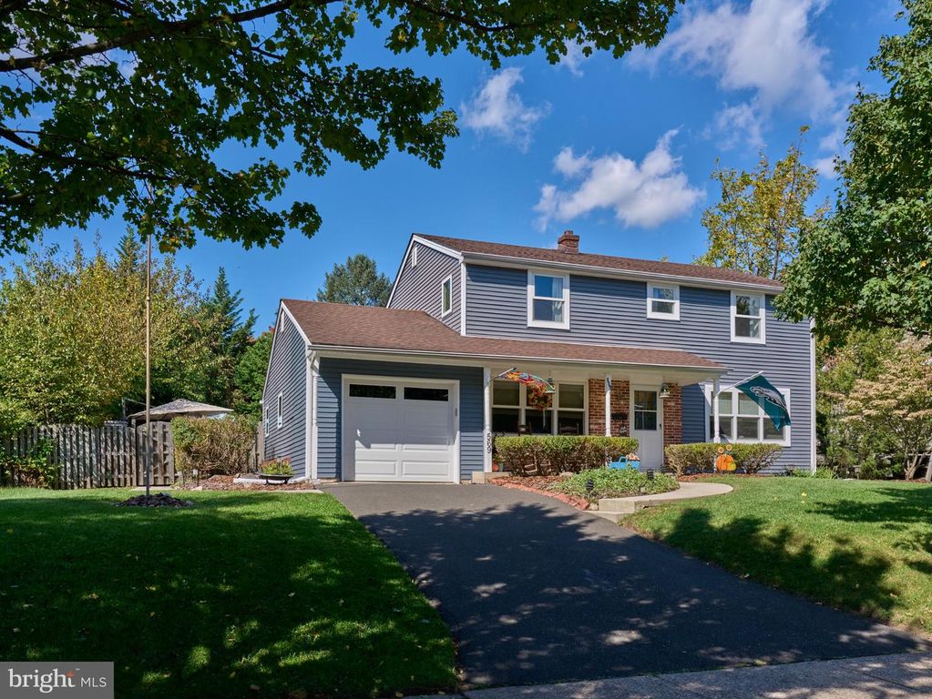 569 MAPLE AVE, DOYLESTOWN, PA 18901 — exterior