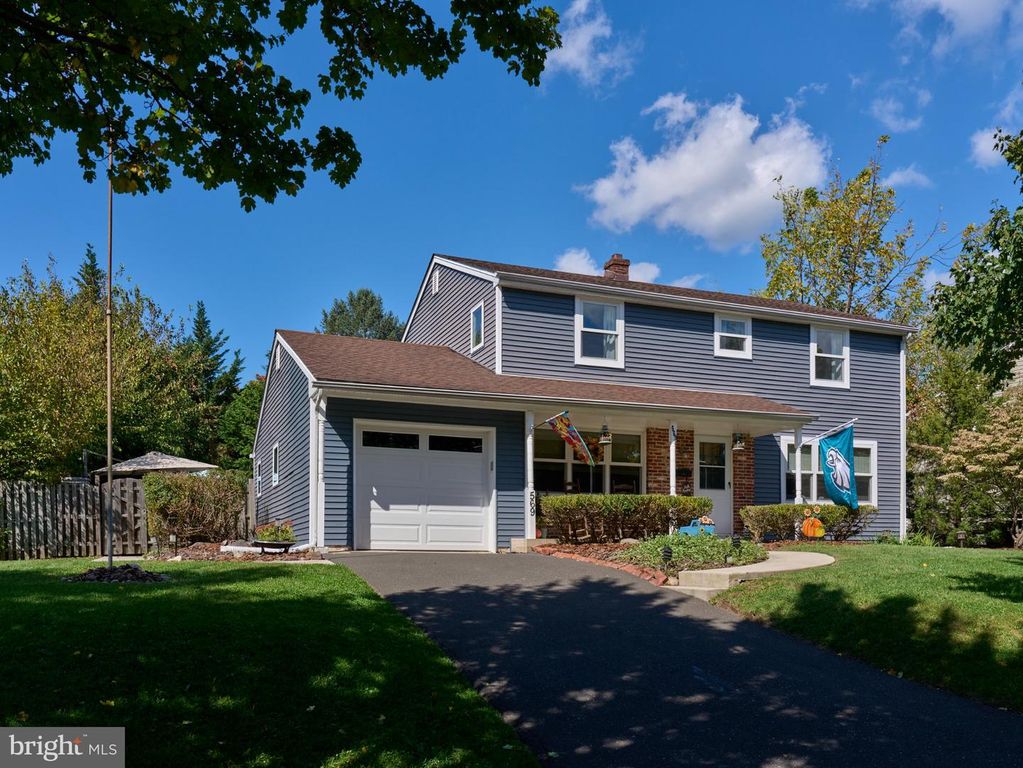 569 MAPLE AVE, DOYLESTOWN, PA 18901 — photo 3