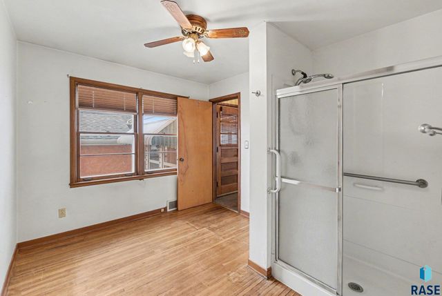 928 W 3rd St Street, Sioux Falls, SD 57104