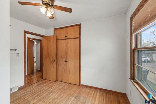 928 W 3rd St Street, Sioux Falls, SD 57104