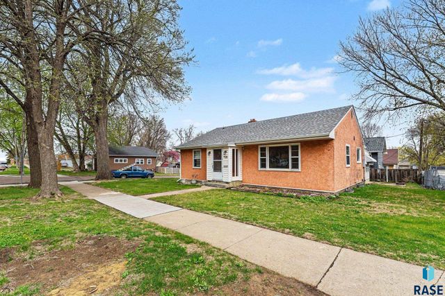 928 W 3rd St Street, Sioux Falls, SD 57104