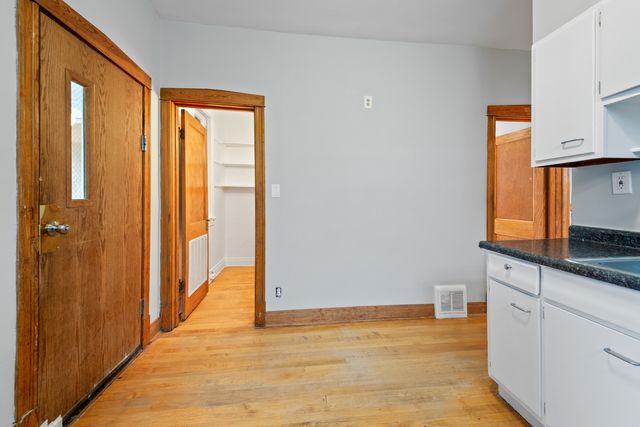 4737 N Kildare Avenue 2, Chicago, IL 60630