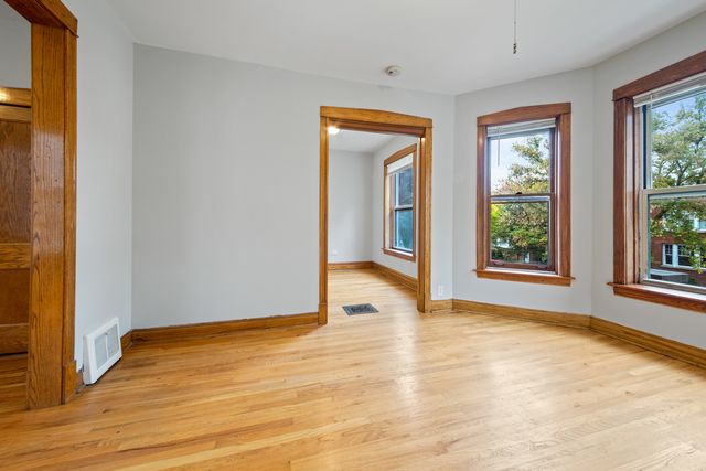 4737 N Kildare Avenue 2, Chicago, IL 60630
