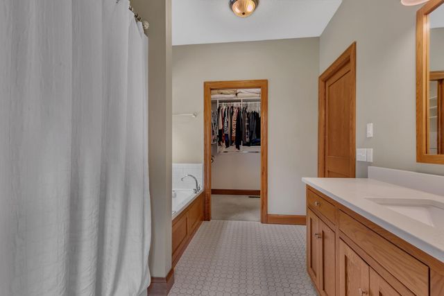5638 Garden Hills Lane, Saint Cloud, MN 56301