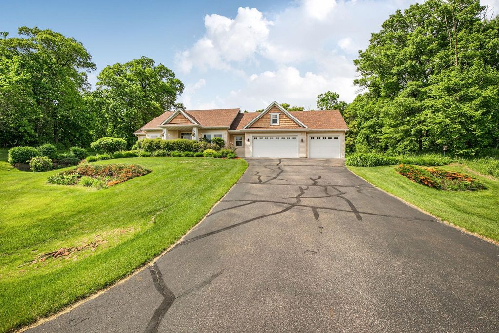 5638 Garden Hills Lane, Saint Cloud, MN 56301