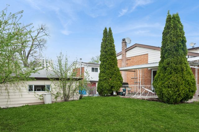 9481 Park Lane, Des Plaines, IL 60016