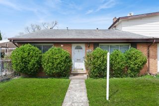 9481 Park Lane, Des Plaines, IL 60016