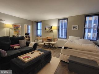 135 S 19TH ST #702, Philadelphia, PA 19103