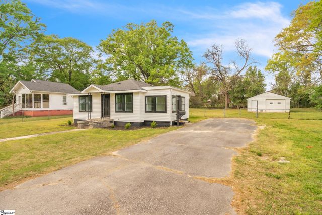 470 W Hayne Street, Woodruff, SC 29388