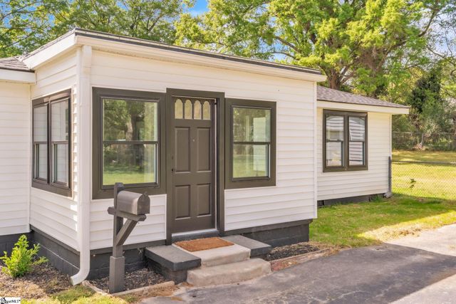 470 W Hayne Street, Woodruff, SC 29388