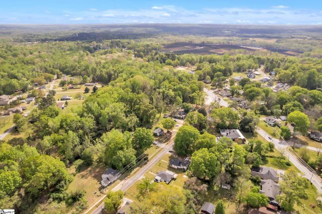 470 W Hayne Street, Woodruff, SC 29388