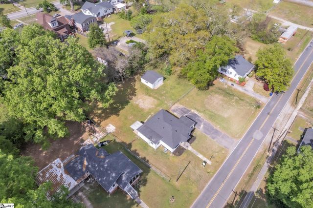 470 W Hayne Street, Woodruff, SC 29388