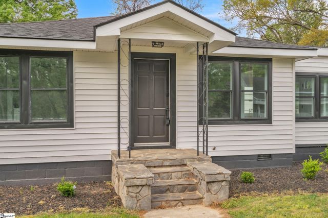 470 W Hayne Street, Woodruff, SC 29388