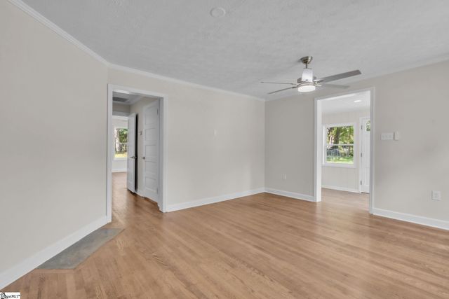 470 W Hayne Street, Woodruff, SC 29388