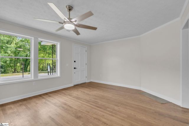 470 W Hayne Street, Woodruff, SC 29388