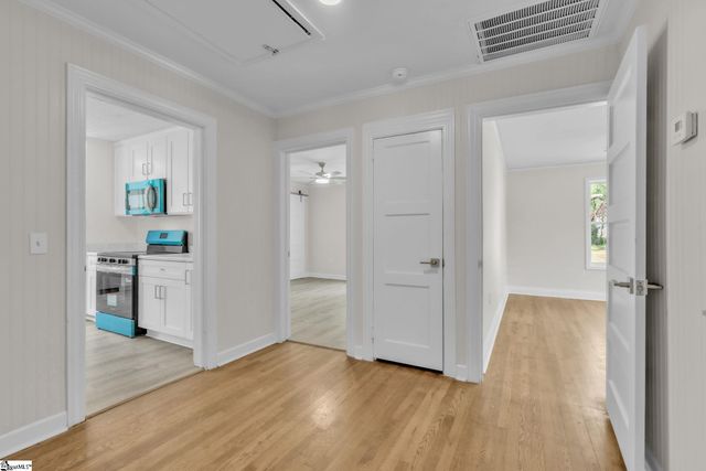 470 W Hayne Street, Woodruff, SC 29388