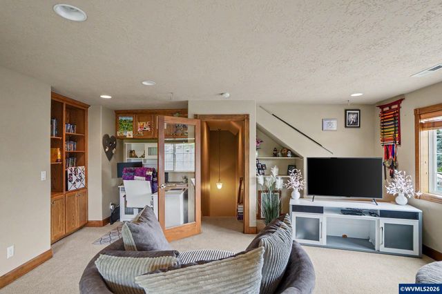 6515 Whisper Creek Lp NE, Keizer, OR 97303