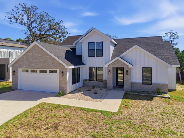 208 Ulupau CIR, Bastrop, TX 78602