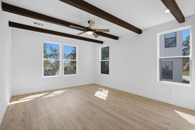 208 Ulupau CIR, Bastrop, TX 78602