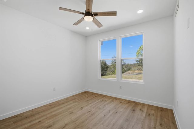 208 Ulupau CIR, Bastrop, TX 78602