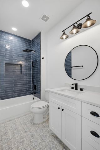 208 Ulupau CIR, Bastrop, TX 78602