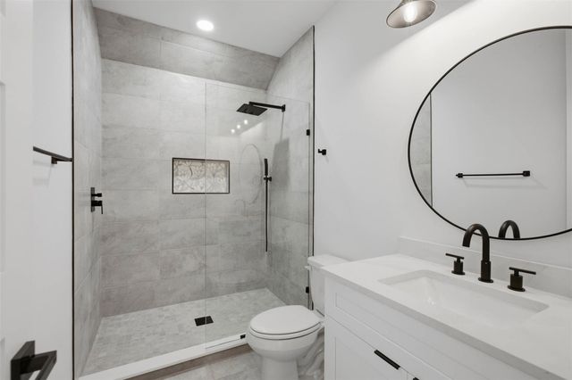 208 Ulupau CIR, Bastrop, TX 78602