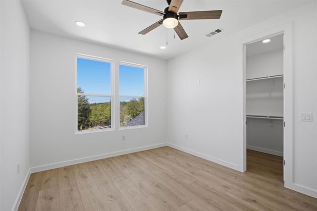 208 Ulupau CIR, Bastrop, TX 78602
