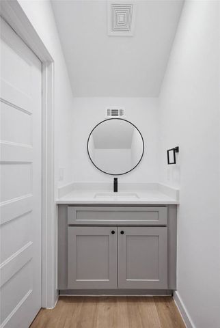 208 Ulupau CIR, Bastrop, TX 78602