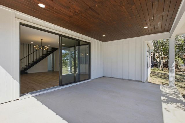 208 Ulupau CIR, Bastrop, TX 78602