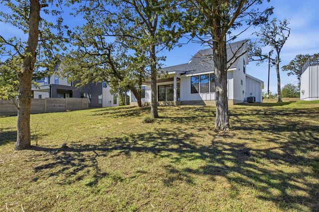 208 Ulupau CIR, Bastrop, TX 78602