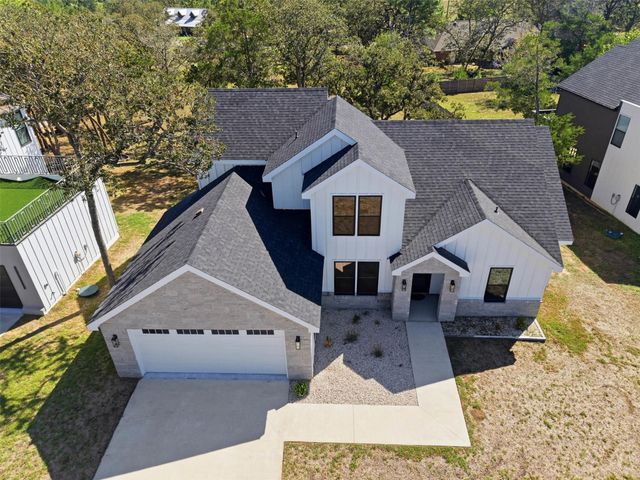 208 Ulupau CIR, Bastrop, TX 78602
