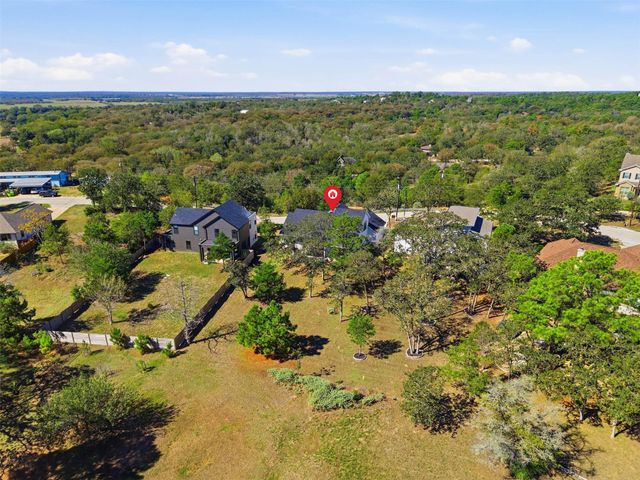208 Ulupau CIR, Bastrop, TX 78602