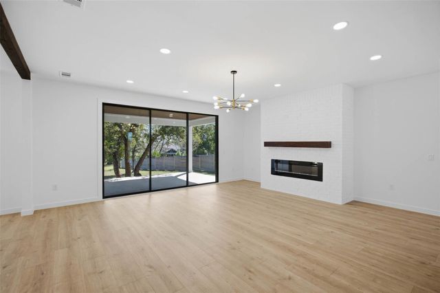 208 Ulupau CIR, Bastrop, TX 78602