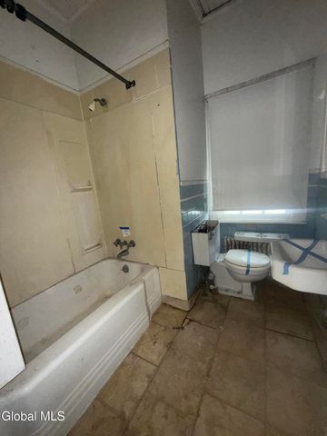 40 8th Street, Waterford, NY 12188