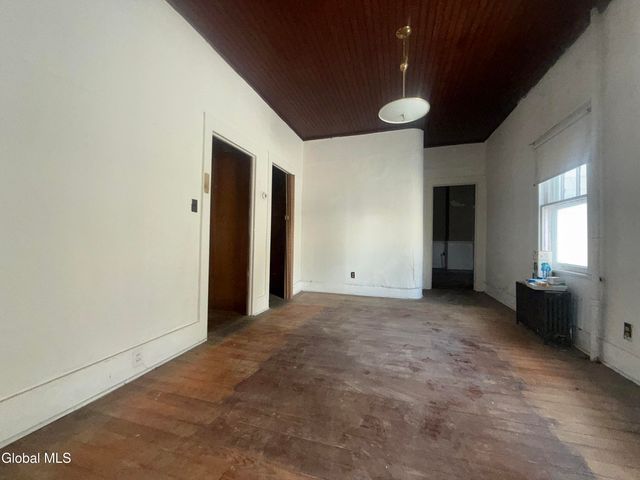 40 8th Street, Waterford, NY 12188