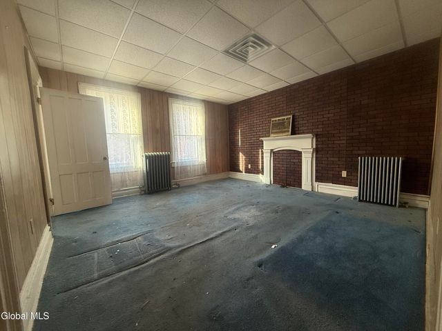 40 8th Street, Waterford, NY 12188