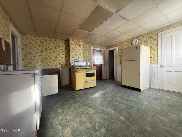 40 8th Street, Waterford, NY 12188