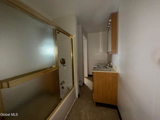 40 8th Street, Waterford, NY 12188