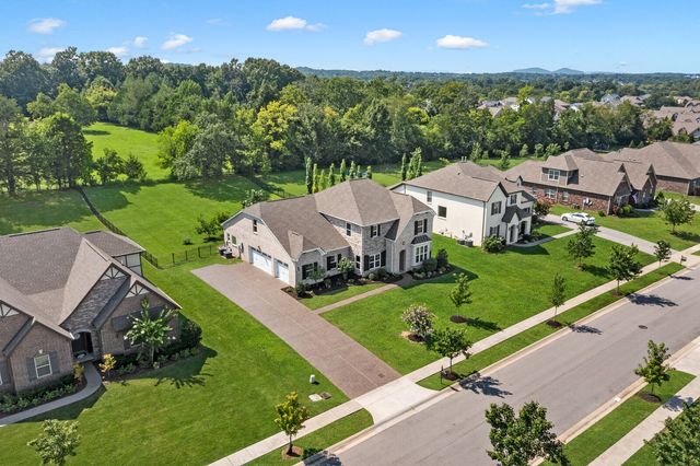 1127 Madison Mill Dr, Nolensville, TN 37135
