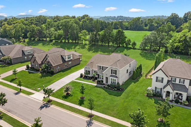 1127 Madison Mill Dr, Nolensville, TN 37135
