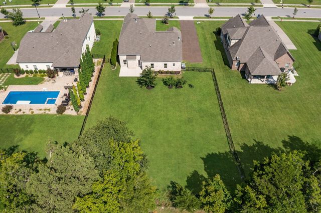 1127 Madison Mill Dr, Nolensville, TN 37135