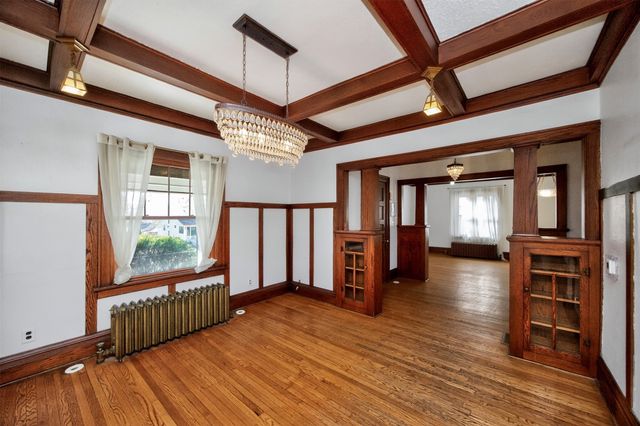 654 36th Street, Des Moines, IA 50312