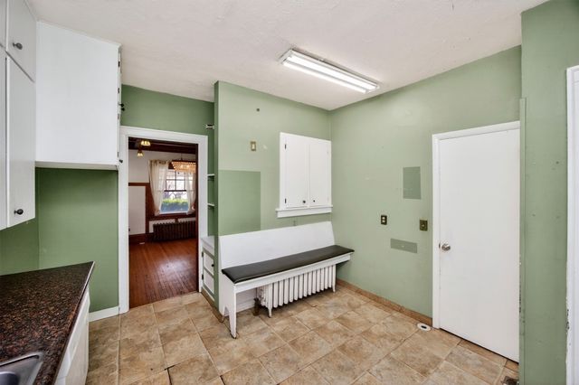 654 36th Street, Des Moines, IA 50312